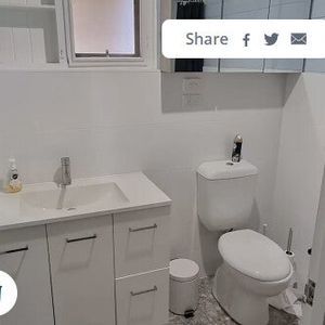 Oaklands Park - Photo 2