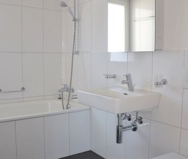 "grosszügige, moderne 2.5-Zimmer-Attika-Wohnung mit grosser Dachter... - Foto 6