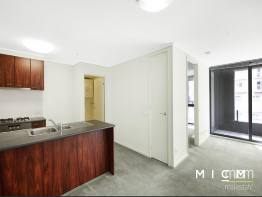 411/668 Bourke Street - Photo 1