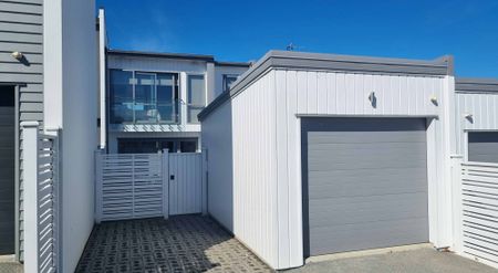 Excellent Townhouse Living - Beachlands - Photo 3