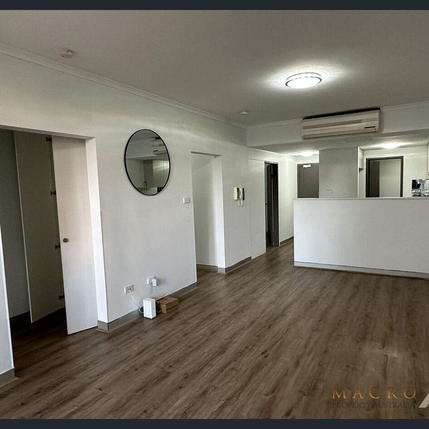 Stunning 3-Bedroom Apartment in Chippendale for Lease - Photo 1