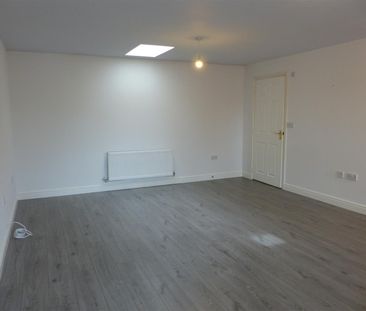 1 bedroom coach house to rent - Photo 6