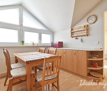 Pronájem bytu 3+1 67 m² - Photo 1