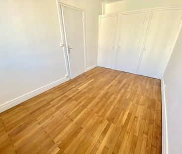 A LOUER - T2 RENOVÉ DE 37.66 m² / 4 EME ETAGE / PROXIMITE METRO B :... - Photo 1