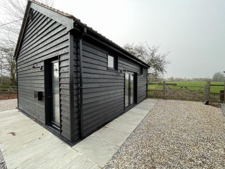 1 bedroom barn conversion to rent - Photo 2