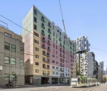 Newly Updated – Bright, Fresh & Stylish Carlton Studio! - Photo 6