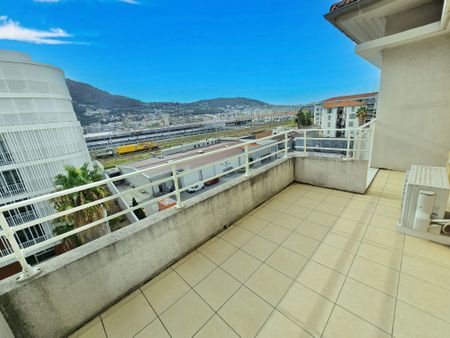 Location Appartement 2 pièces 47m² NICE 06300 - Photo 5