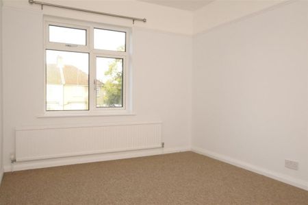 4 bedroom semi-detached house to rent - Photo 3