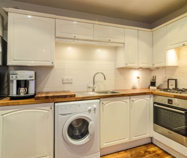 3 Lesley Court, 328 Lisburn Road, BELFAST, BT9 6GH - Photo 3