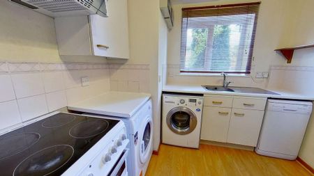 3 bedroom terraced house to rent - Photo 3