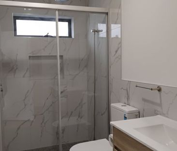 STUDIO/BEDSIT! - Photo 3