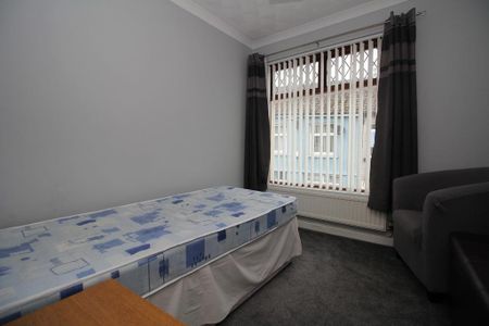 3 bedroom terraced house to rent - Photo 4