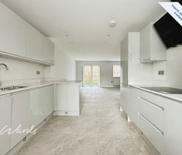 4 bedroom terraced house to rent - Photo 5