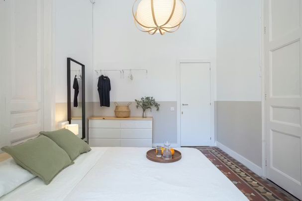 Carrer de Pau Claris, Barcelona, Catalonia 08010 - Photo 1