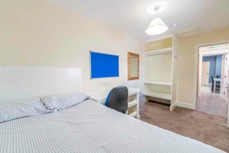 Room 3, 16 Claremont Terrace - Photo 3