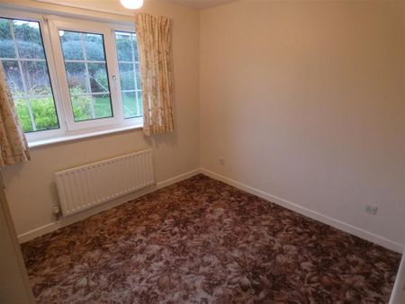 3 bedroom bungalow to rent - Photo 4