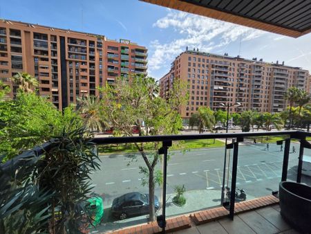 3 room luxury Flat for rent in Valencia, Spain - Photo 4