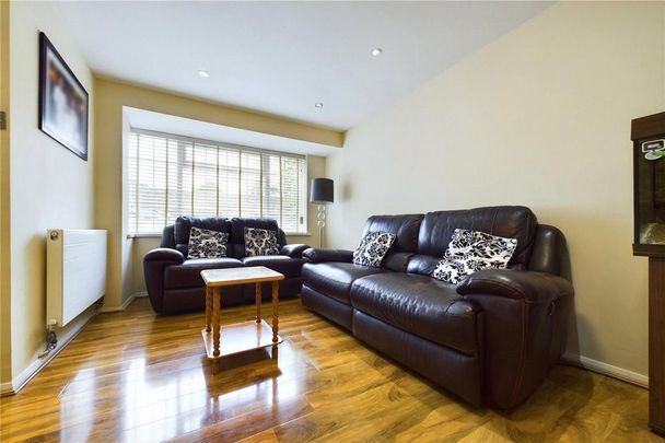 3 bedroom semi-detached house to rent - Photo 1