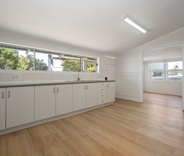 Character, Comfort and Convenience in the Heart of Bundaberg - Photo 3