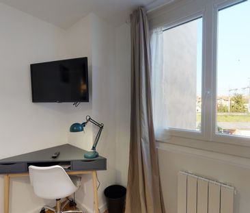 DEODORA B Roommate 3 Bedrooms at Toulouse - Photo 1