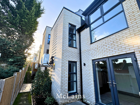 3 bedroom flat to rent - Photo 5