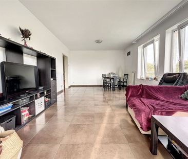 1090 JETTE - Photo 1