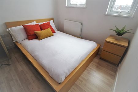 Flat 2A, 31 Kelso Road, LS2 9PR, Leeds - Photo 3
