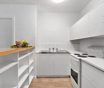 Smart One-Bedroom Living in the Heart of South Yarra - Photo 2