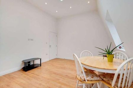 Chiswick High Road, Chiswick, W4 - Photo 3