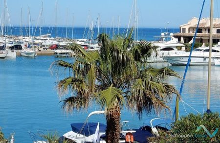 Proche de Saint-Tropez Appartement pour 4 personnes avec vue sur la marina - Photo 3