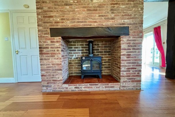 Station Road, Lakenheath - Photo 1