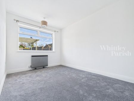 3 bedroom detached bungalow to rent - Photo 2