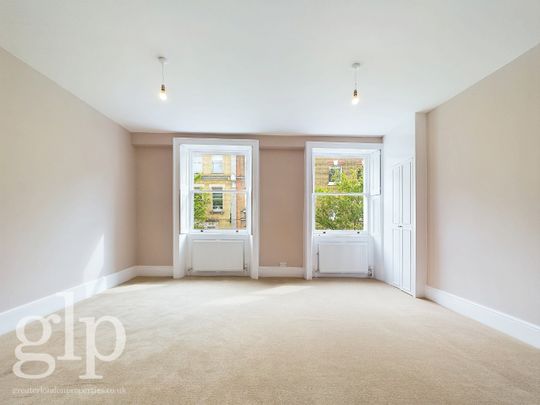 3 Bedroom Flat, Lambs Conduit Street, Bloomsbury, WC1N - Photo 1