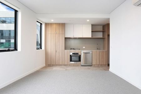 Chic bright and spacious living - Photo 3