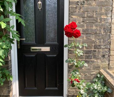 3 bedroom terraced house to rent - Photo 2