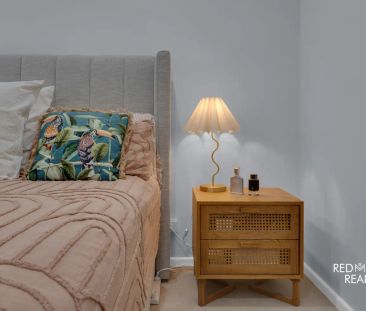 “Beautifully Renovated Villa in Sought-After Palmyra!” - Photo 5