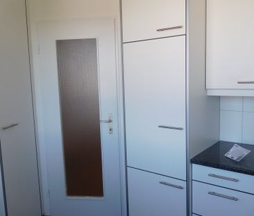 Schöne Weitsicht - grosszügiger Grundriss! - Photo 3
