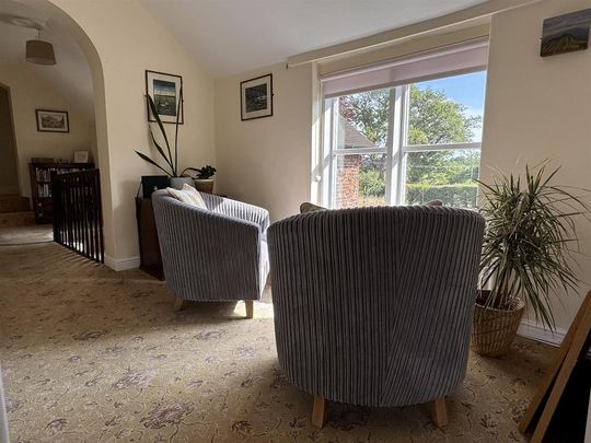 6 bedroom house to rent - Photo 1