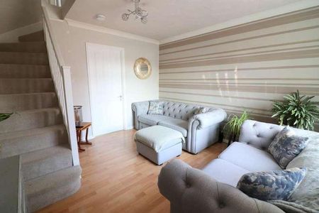 Wiseman Close, Luton, Bedfordshire, LU2 - Photo 2