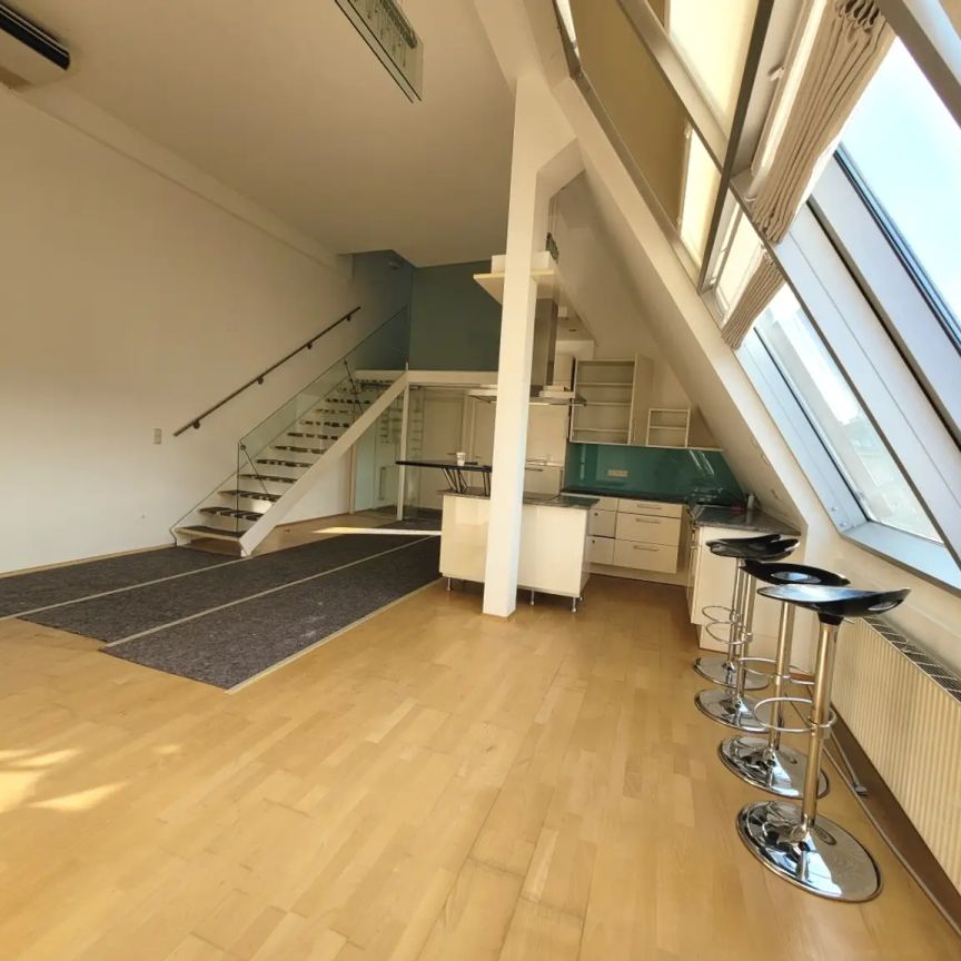 SANIERTE 3 Zimmer Dachgeschosswohnung mit Terrasse - Photo 1