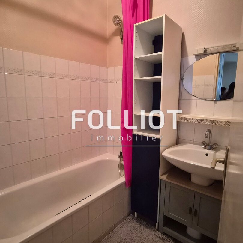 A LOUER - VIRE NORMANDIE- proche commerces - T2 SITU� AU REZ-DE-CHAUSS�E - Photo 1