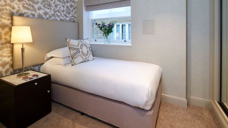 A stunning penthouse apartment for rent in Bank, London, EC4M - Photo 4