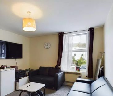 1 Bed Flat, Cardigan Gardens, LU1 - Photo 4