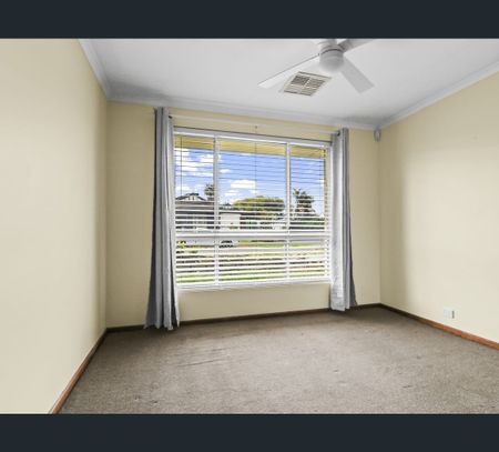 28 Candlebark Court, Craigmore, SA 5114 - Photo 2