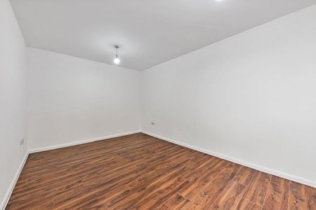 3 bedroom flat to rent - Photo 5