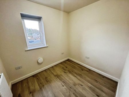 2 bedroom terraced house to rent - Photo 3