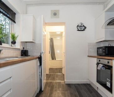 1 bedroom in a house share to rent - Photo 5