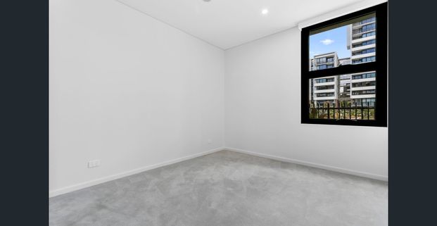 Sunlit, courtyard apartment in premium location - Photo 1