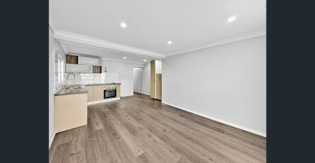 STYLISHLY RENOVATED 2-BEDROOM FLAT, FULLY INCLUSIVE AND LOW MAINTENANCE - Photo 2