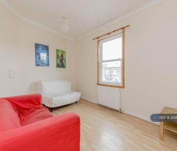4 bedroom flat to rent - Photo 4